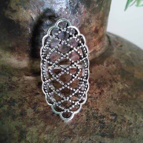 Women's Fashion Antiqued Hollow Long Statement Ring in Silver Tone Size 7 - Picture 8 of 13